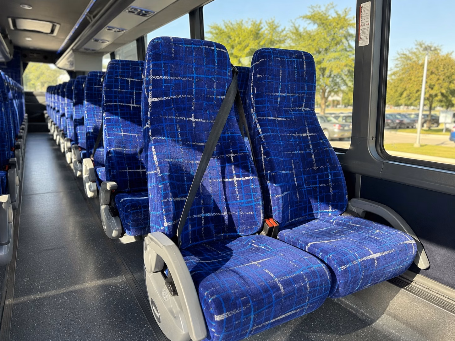 shuttle guests between yakima vineyard wedding venues and downtown hotels