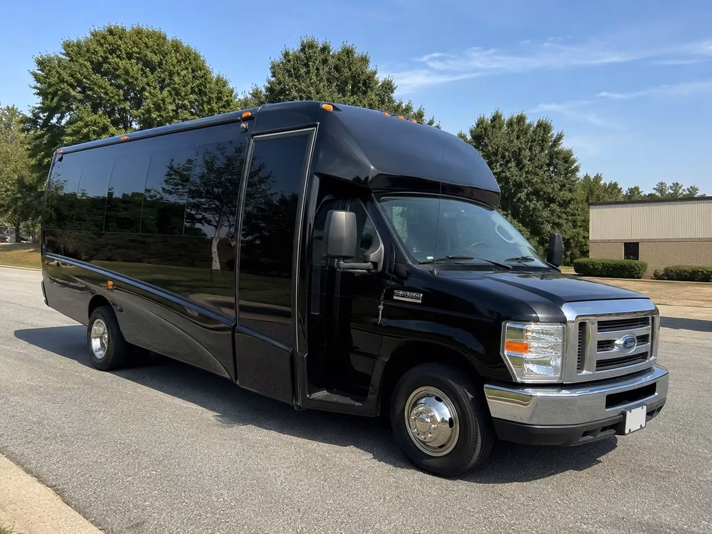 yakima 20 passenger minibus rental