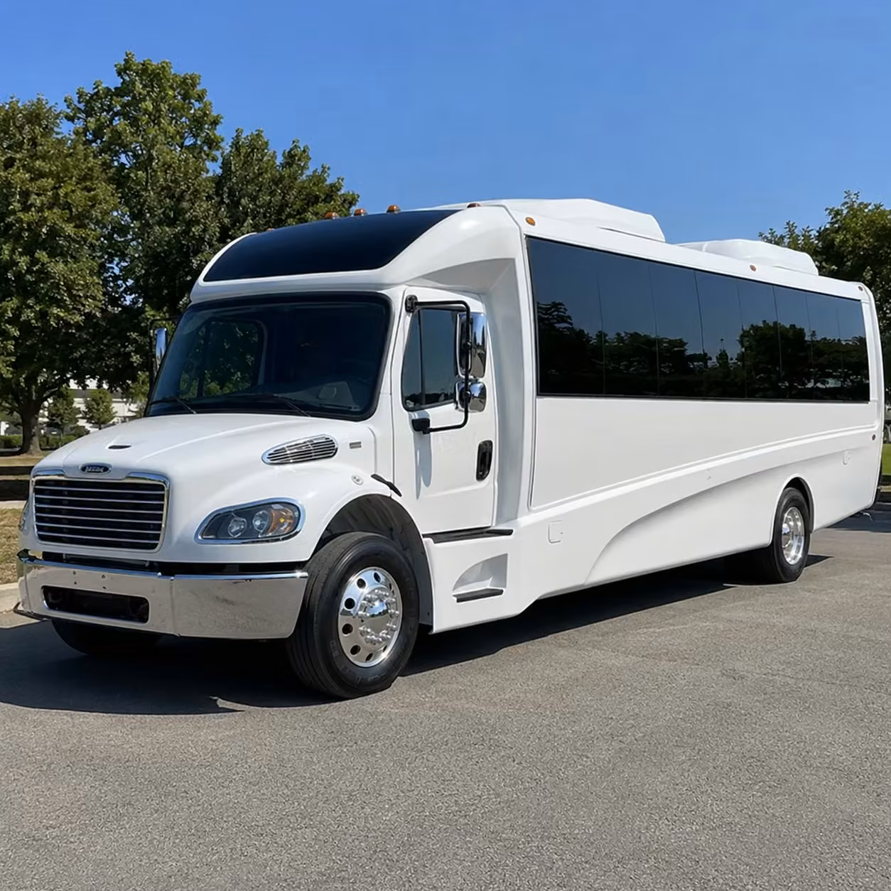 yakima 28 passenger minibus rental