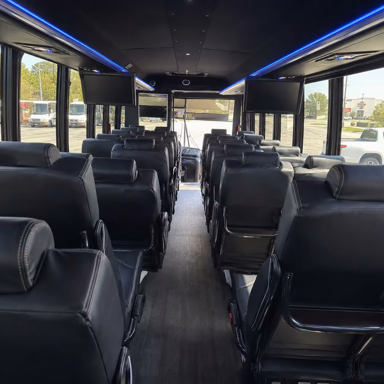 yakima 35 passenger minibus rental